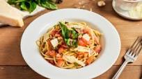 Tomato Basil Pasta Sauce - Spaghetti alla Portofino (Italy) Tomato Basil Pasta Sauce - Spaghetti alla Portofino (Italy)