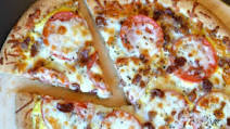 Bacon and Egg Breakfast Pizza! Bacon and Egg Breakfast Pizza!