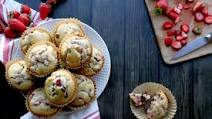 Paleo Strawberry Chocolate Chip Muffins Paleo Strawberry Chocolate Chip Muffins