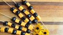 Olive & Cheese Halloween Snack Kabobs Olive & Cheese Halloween Snack Kabobs