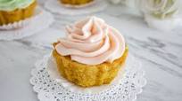 Mini Vanilla Bundt Cake with Cream Cheese Frosting Mini Vanilla Bundt Cake with Cream Cheese Frosting