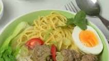 Bakso - Indonesian Meatball Soup Bakso - Indonesian Meatball Soup