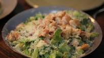 Ensalada césar crujiente (Big Caesar salad) Las mejores recetas de Gordon Ramsay T2 Ep: 11 Ensalada césar crujiente (Big Caesar salad) Las mejores recetas de Gordon Ramsay T2 Ep: 11