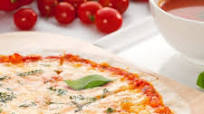 Low-Carb Margherita Pizza Low-Carb Margherita Pizza