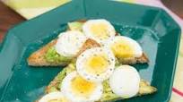 Pan con aguacate y huevo Pan con aguacate y huevo