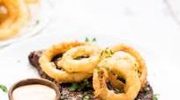 Chili-Rubbed Ribeye Steak with Beer-Battered Onions Rings Chili-Rubbed Ribeye Steak with Beer-Battered Onions Rings