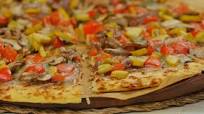 How to Make Cauliflower Pizza Crust (Recipe and Video) How to Make Cauliflower Pizza Crust (Recipe and Video)