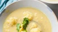 Curried cauliflower soup with coconut milk Curried cauliflower soup with coconut milk