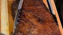 BRISKET EN EL ASADOR O EN EL HORNO BRISKET EN EL ASADOR O EN EL HORNO