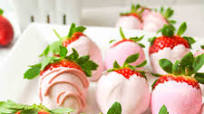 Pink Chocolate Covered Strawberries Pink Chocolate Covered Strawberries