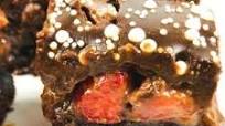 Easy Chocolate-Covered Strawberry Brownies Easy Chocolate-Covered Strawberry Brownies