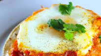 Huevos domingueros a la cazuela Huevos domingueros a la cazuela