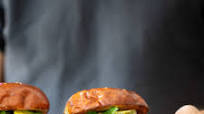 SANDWICHES VEGANOS CON SALSA BBQ CON CHIPOTLE SANDWICHES VEGANOS CON SALSA BBQ CON CHIPOTLE