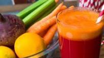 Easy Red Rocket Juice Recipe {Beet, Carrot, Celery, Orange} Easy Red Rocket Juice Recipe {Beet, Carrot, Celery, Orange}