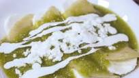 Enchiladas verdes rellenas de queso panela Enchiladas verdes rellenas de queso panela