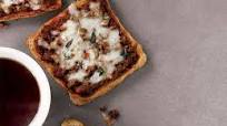 Tost Ekmeği İle Kıymalı Pizzalar Tost Ekmeği İle Kıymalı Pizzalar