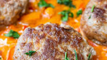 Skillet Hamburger Steak with Bell Pepper Sauce Recipe Skillet Hamburger Steak with Bell Pepper Sauce Recipe