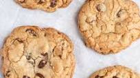 Giant Chewy Chocolate Chip Cookies Giant Chewy Chocolate Chip Cookies