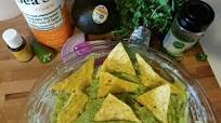 ORGANIC GUACAMOLE WITH ESSENTIAL OILS ORGANIC GUACAMOLE WITH ESSENTIAL OILS