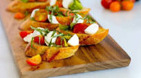 Tomato-Mozzarella Lunch Bruschetta Tomato-Mozzarella Lunch Bruschetta