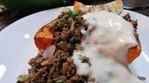 Butternut Squash With Lebanese Spiced Ground Beef and Garlic Yog Butternut Squash With Lebanese Spiced Ground Beef and Garlic Yog