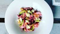 Insalata di Radicchio, Robiola, Kiwi e Noci Insalata di Radicchio, Robiola, Kiwi e Noci