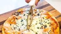 Cast-Iron Skillet Pizza Margherita Cast-Iron Skillet Pizza Margherita