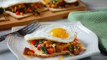 Breakfast Pizza on a Cauliflower Pizza Crust Breakfast Pizza on a Cauliflower Pizza Crust
