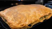 Albanian Pie with Ricotta and Spinach (Byrek me Gjize dhe Spinaq) Albanian Pie with Ricotta and Spinach (Byrek me Gjize dhe Spinaq)