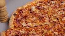 Make Restaurant-Style BBQ Chicken Pizza at Home Make Restaurant-Style BBQ Chicken Pizza at Home