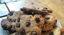 Chocolate chip and almond cookies without chocolate chips Chocolate chip and almond cookies without chocolate chips
