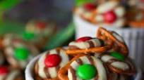 Holiday Pretzel Bites Holiday Pretzel Bites