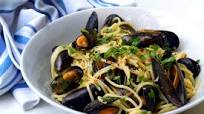 Spaghetti with mussels Spaghetti with mussels