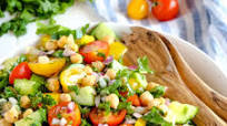 Easy Mediterranean Chickpea Salad Easy Mediterranean Chickpea Salad