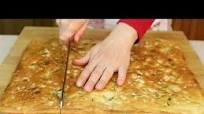 Focaccia fatta in casa ricetta facile e veloce Focaccia fatta in casa ricetta facile e veloce