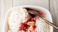 No Churn Vanilla Ice Cream with Strawberry Jam No Churn Vanilla Ice Cream with Strawberry Jam