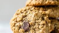 Low Fat Chewy Chocolate Chip Oatmeal Cookies Low Fat Chewy Chocolate Chip Oatmeal Cookies