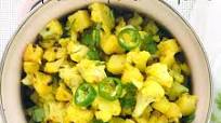 STIR FRIED CAULIFLOWER AND POTATO/PHOOL KOBI ANE BATETA NU SHAAK STIR FRIED CAULIFLOWER AND POTATO/PHOOL KOBI ANE BATETA NU SHAAK