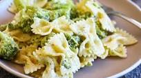 Bowtie Pasta Alfredo with Tuscan Broccoli Bowtie Pasta Alfredo with Tuscan Broccoli