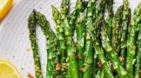 Simple Lemon Garlic Roasted Asparagus {vegan + gluten free + whole30} Simple Lemon Garlic Roasted Asparagus {vegan + gluten free + whole30}