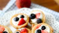 Mini Patriotic Fruit Pizza Cups Mini Patriotic Fruit Pizza Cups