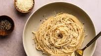Cacio e Pepe (Spaghetti With Black Pepper and Pecorino Romano) Recipe Cacio e Pepe (Spaghetti With Black Pepper and Pecorino Romano) Recipe