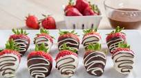 Dipped Chocolate-Drizzled Strawberries Dipped Chocolate-Drizzled Strawberries