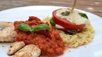 Aiguillettes de poulet sauce tomate-mozzarella Aiguillettes de poulet sauce tomate-mozzarella