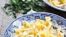 Crock Pot Chicken and Noodles Crock Pot Chicken and Noodles