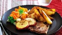 Pork chops with potato wedges Pork chops with potato wedges