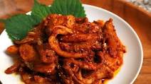 Spicy stir-fried pork (Dwaejigogi-bokkeum) Spicy stir-fried pork (Dwaejigogi-bokkeum)