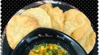 Dhaba style chana masala with puri Dhaba style chana masala with puri