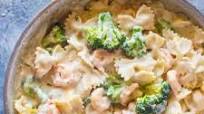 Skinny Garlic Shrimp & Broccoli Alfredo Skinny Garlic Shrimp & Broccoli Alfredo