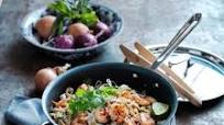 Pad Thai with Egg Noodles Pad Thai with Egg Noodles